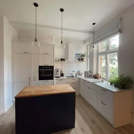 Przestronne Mieszkanie W Kamienicy Apartment *